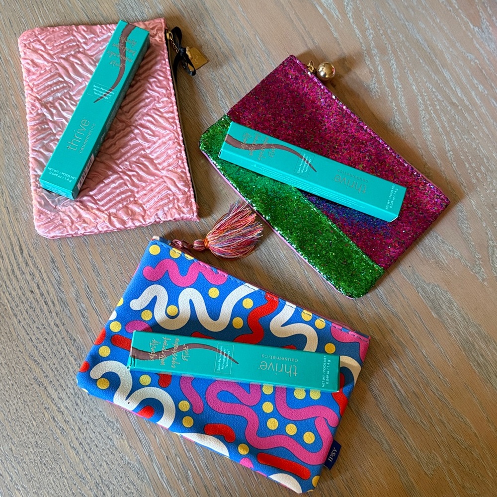 NWT Thrive “Elena” waterproof eyeshadow stick & free Vibrant cosmetic Pouch!